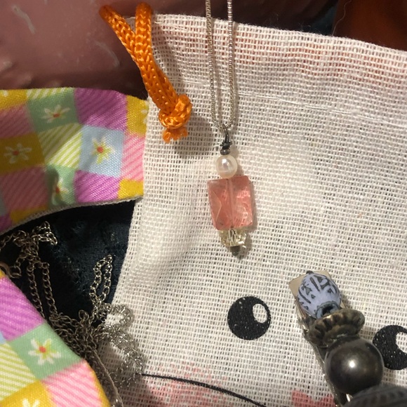 Pink Garnet, Pearl & Crystal Necklace on Silver Chain - Picture 4 of 12